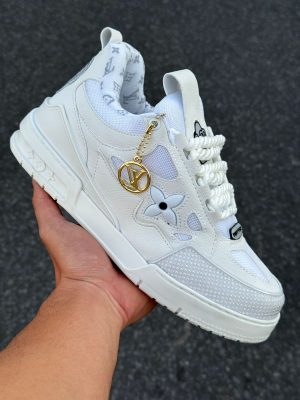 Lv